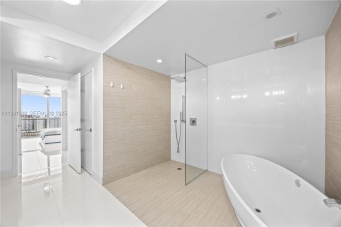 Снять в аренду кондоминиум в Санни-Айлс-Бич, Флорида 2 спальни, 141.58м2, № 1989781 - фото 13