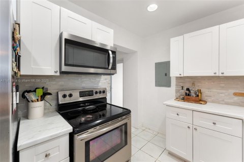 Villa ou maison à louer à Miami, Floride: 3 chambres, 147.81 m2 № 1858953 - photo 3