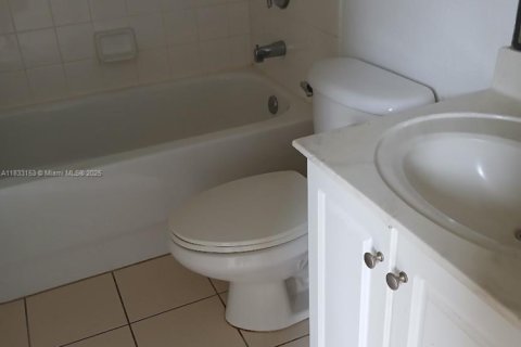 Adosado en alquiler en North Lauderdale, Florida, 2 dormitorios, 130.53 m2 № 1934609 - foto 13