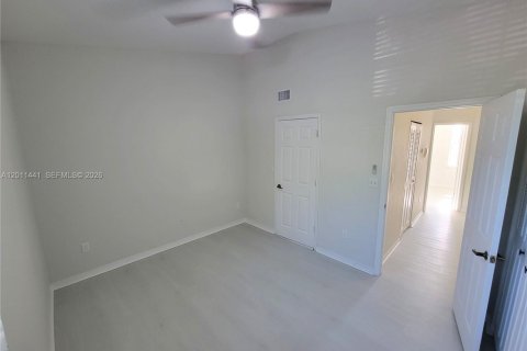 Снять в аренду кондоминиум в Санрайз, Флорида 3 спальни, 112.6м2, № 2075212 - фото 13