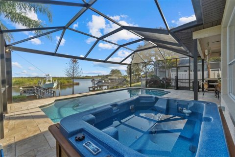 House in Tarpon Springs, Florida 4 bedrooms, 250.74 sq.m. № 1509590 - photo 20