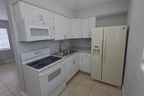 Квартира в Майами, Флорида 3 комнаты, 69.68м2 № 2078714