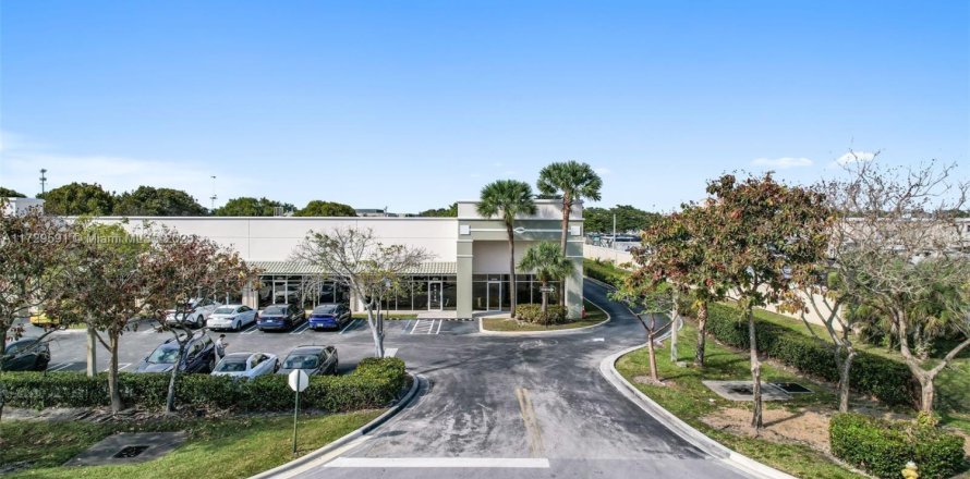 Immobilier commercial à Coral Springs, Floride № 1858577