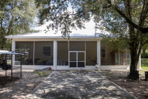 House in LaBelle, Florida 2 bedrooms № 1880104 - photo 2