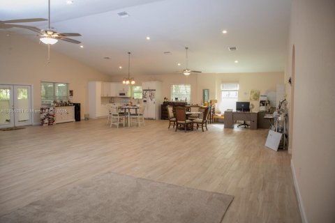 House in LaBelle, Florida 2 bedrooms № 1880104 - photo 6