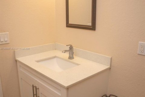 House in LaBelle, Florida 2 bedrooms № 1880104 - photo 17