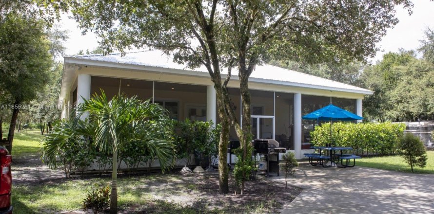 House in LaBelle, Florida 2 bedrooms № 1880104
