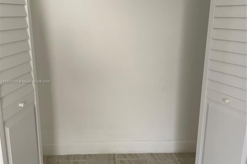 Снять в аренду кондоминиум в Майами, Флорида 2 спальни, 98.01м2, № 1948215 - фото 21