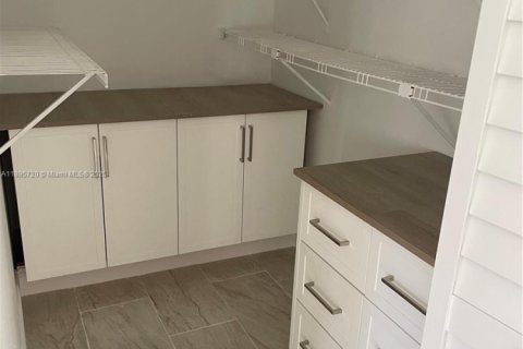 Снять в аренду кондоминиум в Майами, Флорида 2 спальни, 98.01м2, № 1948215 - фото 9