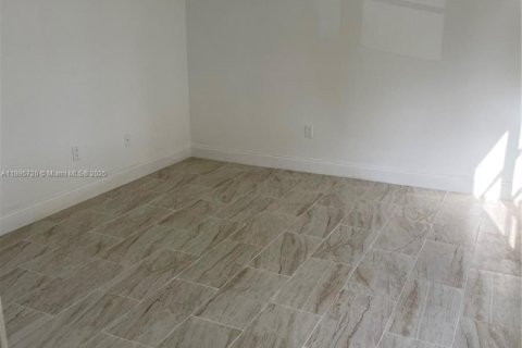 Снять в аренду кондоминиум в Майами, Флорида 2 спальни, 98.01м2, № 1948215 - фото 10