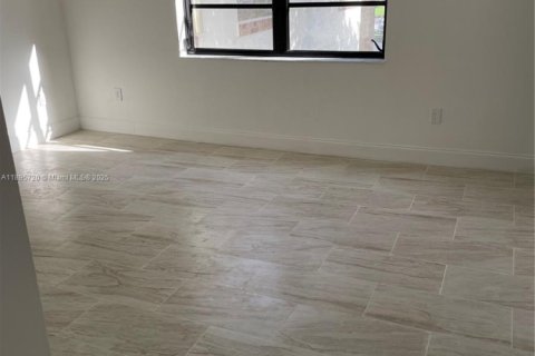 Снять в аренду кондоминиум в Майами, Флорида 2 спальни, 98.01м2, № 1948215 - фото 19