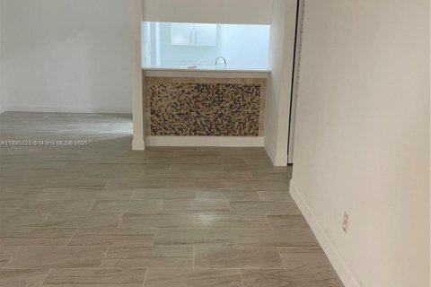 Снять в аренду кондоминиум в Майами, Флорида 2 спальни, 98.01м2, № 1948215 - фото 12