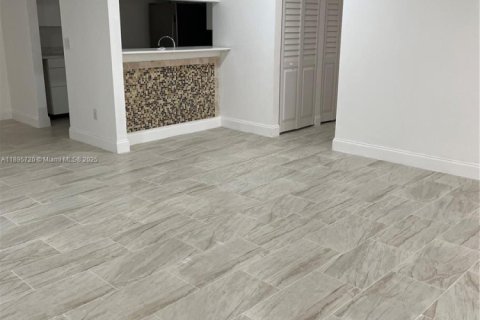 Снять в аренду кондоминиум в Майами, Флорида 2 спальни, 98.01м2, № 1948215 - фото 25