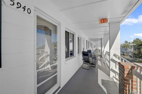 Copropriété à vendre à Bradenton, Floride: 2 chambres, 67.45 m2 № 2204234 - photo 4