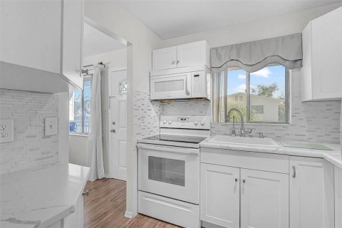 Copropriété à vendre à Bradenton, Floride: 2 chambres, 67.45 m2 № 2204234 - photo 7