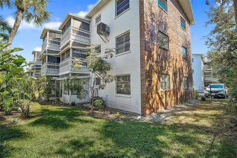 Copropriété à vendre à Bradenton, Floride: 2 chambres, 67.45 m2 № 2204234 - photo 27