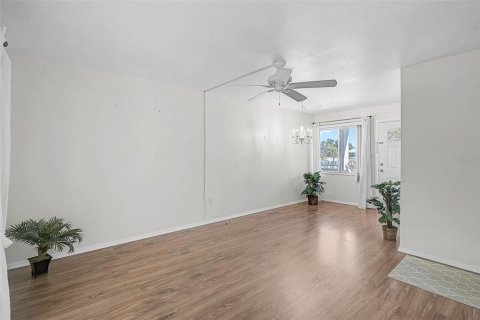 Copropriété à vendre à Bradenton, Floride: 2 chambres, 67.45 m2 № 2204234 - photo 13