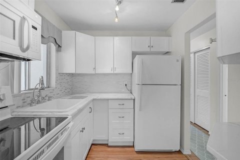 Copropriété à vendre à Bradenton, Floride: 2 chambres, 67.45 m2 № 2204234 - photo 8