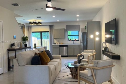 Casa en venta en Florida City, Florida, 3 dormitorios, 127.83 m2 № 2006444 - foto 5