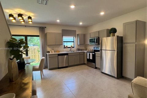 Casa en venta en Florida City, Florida, 3 dormitorios, 127.83 m2 № 2006444 - foto 4