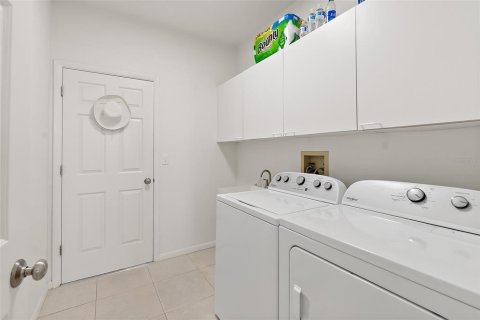 House in Palm Coast, Florida 4 bedrooms, 264.12 sq.m. № 1735401 - photo 27