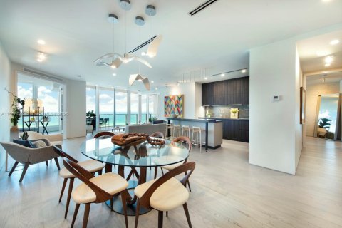 Condominio en venta en Miami Beach, Florida, 2 dormitorios, 163.23 m2 № 1861319 - foto 15