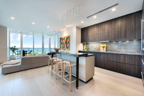 Condominio en venta en Miami Beach, Florida, 2 dormitorios, 163.23 m2 № 1861319 - foto 1