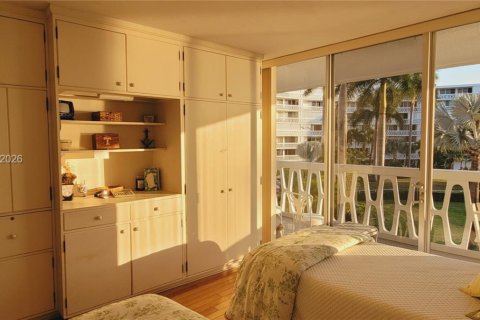 Copropriété à vendre à Palm Beach, Floride: 2 chambres, 103.68 m2 № 2028263 - photo 11