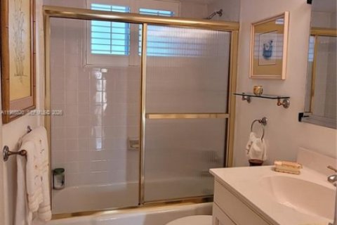 Copropriété à vendre à Palm Beach, Floride: 2 chambres, 103.68 m2 № 2028263 - photo 12