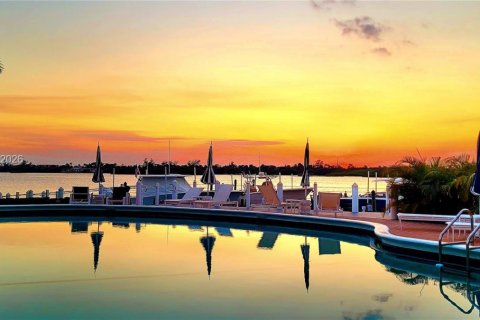 Copropriété à vendre à Palm Beach, Floride: 2 chambres, 103.68 m2 № 2028263 - photo 5