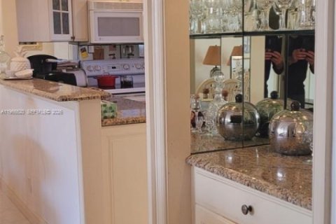 Copropriété à vendre à Palm Beach, Floride: 2 chambres, 103.68 m2 № 2028263 - photo 15