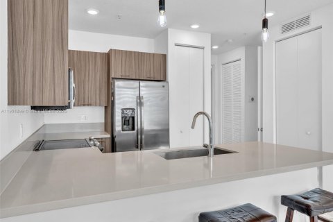 Condo in Doral, Florida, 3 bedrooms in LANDMARK  № 1954988 - photo 4