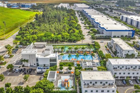 Condo in Doral, Florida, 3 bedrooms in LANDMARK  № 1954988 - photo 29