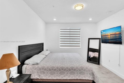 Condo in Doral, Florida, 3 bedrooms in LANDMARK  № 1954988 - photo 16