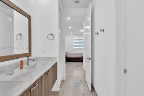 Condo in Doral, Florida, 3 bedrooms in LANDMARK  № 1954988 - photo 21