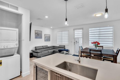 Condo in Doral, Florida, 3 bedrooms in LANDMARK  № 1954988 - photo 9