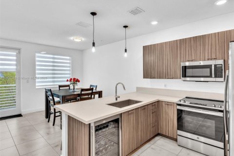 Condo in Doral, Florida, 3 bedrooms in LANDMARK  № 1954988 - photo 10