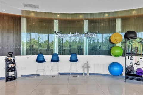 Condo in Doral, Florida, 3 bedrooms in LANDMARK  № 1954988 - photo 30