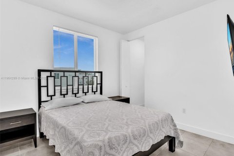 Condo in Doral, Florida, 3 bedrooms in LANDMARK  № 1954988 - photo 23