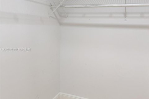 Townhouse in North Miami, Florida 3 bedrooms, 145.86 sq.m. № 2399670 - photo 15