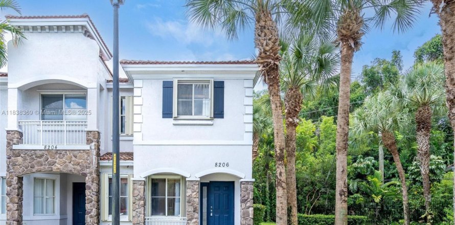 Touwnhouse à Miramar, Floride 3 chambres, 132.2 m2 № 1825584
