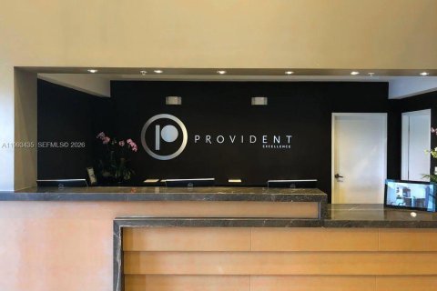 Condominio en Doral, Florida, 1 dormitorio  № 2057194