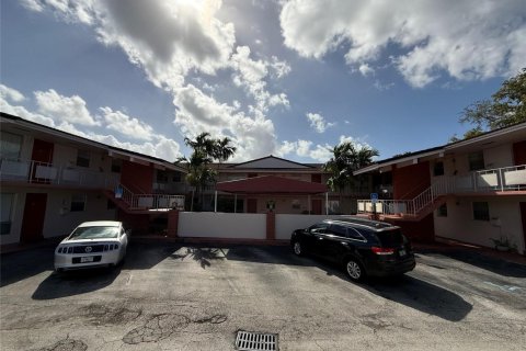 Apartment in Hollywood, Florida 1 bedroom, 63.17 sq.m. № 2393240 - photo 10