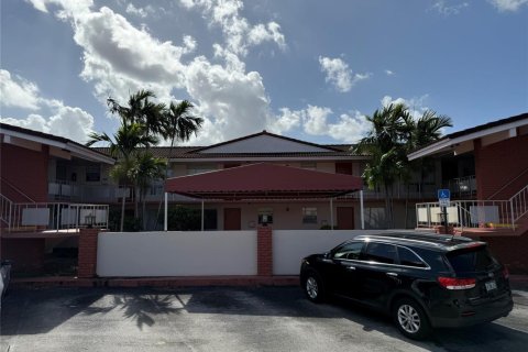 Apartment in Hollywood, Florida 1 bedroom, 63.17 sq.m. № 2393240 - photo 9