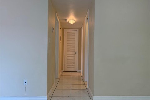 Apartment in Hollywood, Florida 1 bedroom, 63.17 sq.m. № 2393240 - photo 4