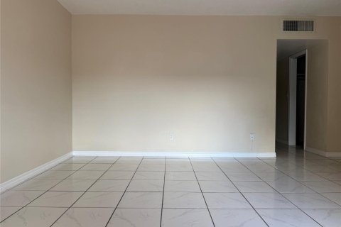 Apartment in Hollywood, Florida 1 bedroom, 63.17 sq.m. № 2393240