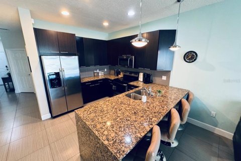 Touwnhouse à vendre à Clermont, Floride: 3 chambres, 139.45 m2 № 2148253 - photo 4