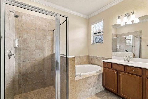 House in Bradenton, Florida 3 bedrooms, 186.36 sq.m. № 2390935 - photo 7