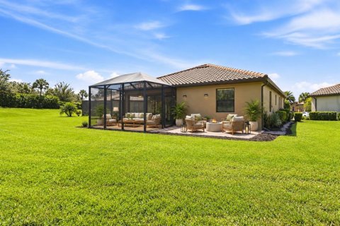 House in Bradenton, Florida 3 bedrooms, 186.36 sq.m. № 2390935 - photo 16