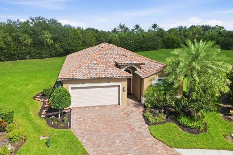 House in Bradenton, Florida 3 bedrooms, 186.36 sq.m. № 2390935 - photo 5